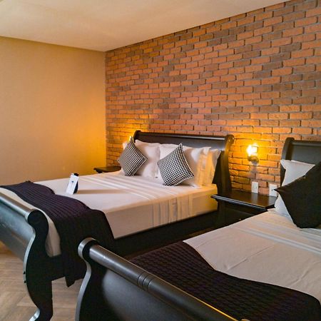 Vila Pugliesi Hotel Boutique Ленсойс Екстериор снимка